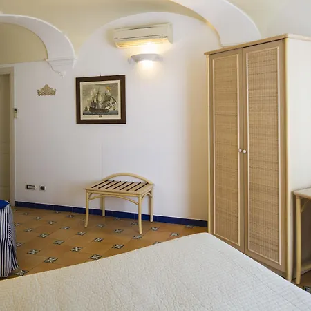 Bellevue Hotel 3*