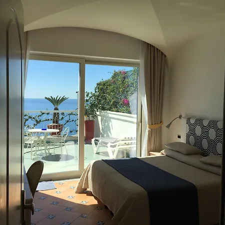 Hotel Bellevue 3*