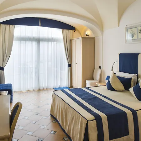 Bellevue Отель 3*